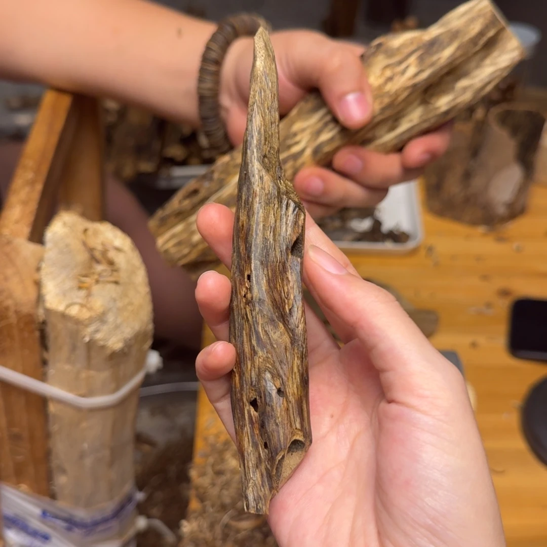 沉香碎屑沉香白棋块料19克