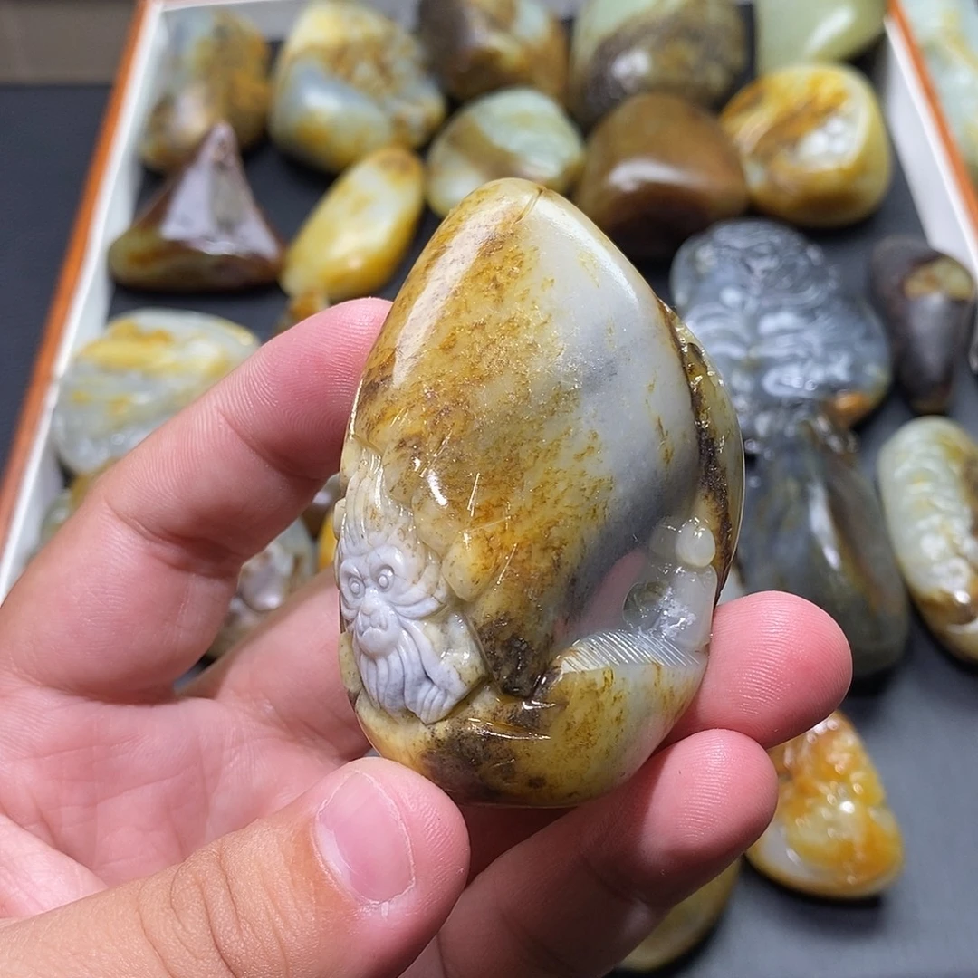 漢***良和田玉未镶嵌颈饰
