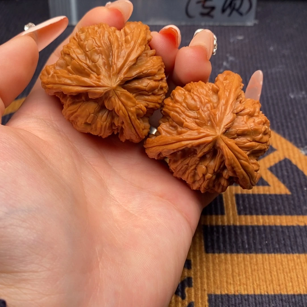 a***i吊坠文玩核桃白狮子