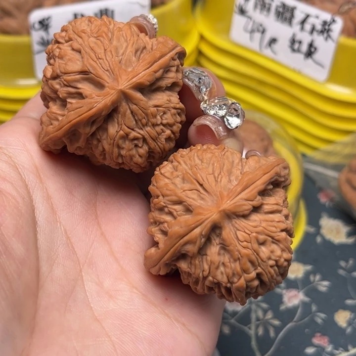 桃核吊坠44-31194-02