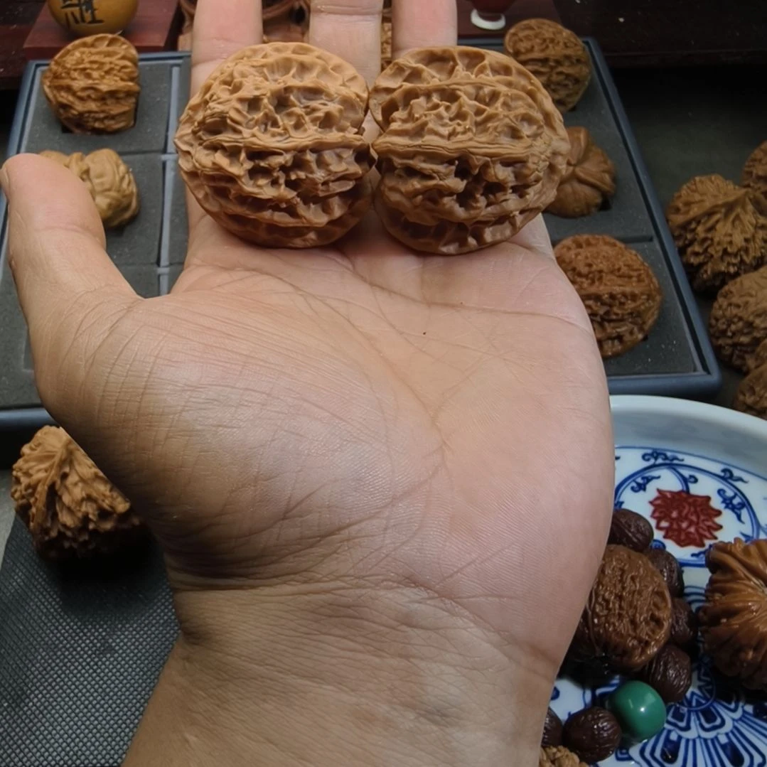 文玩核桃吊坠44三角苹果园十字底