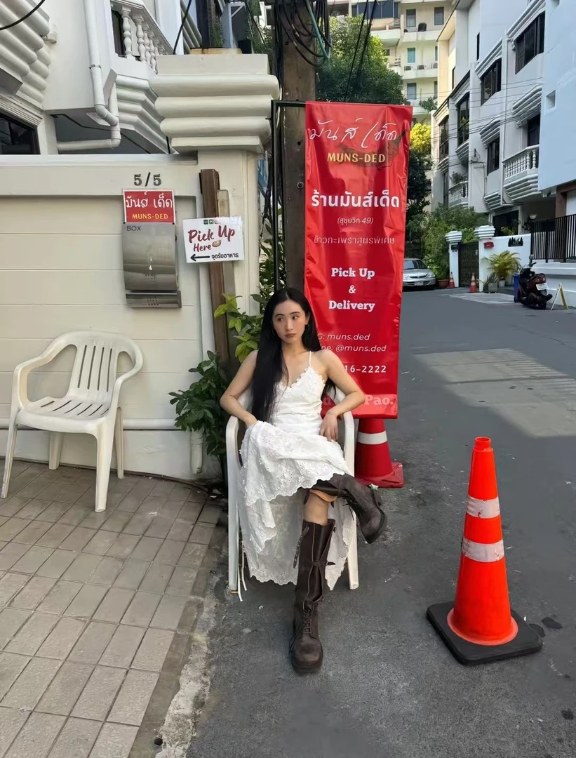 IN choose u笑笑家2025春季白月光刺绣花朵吊带连衣裙女86737