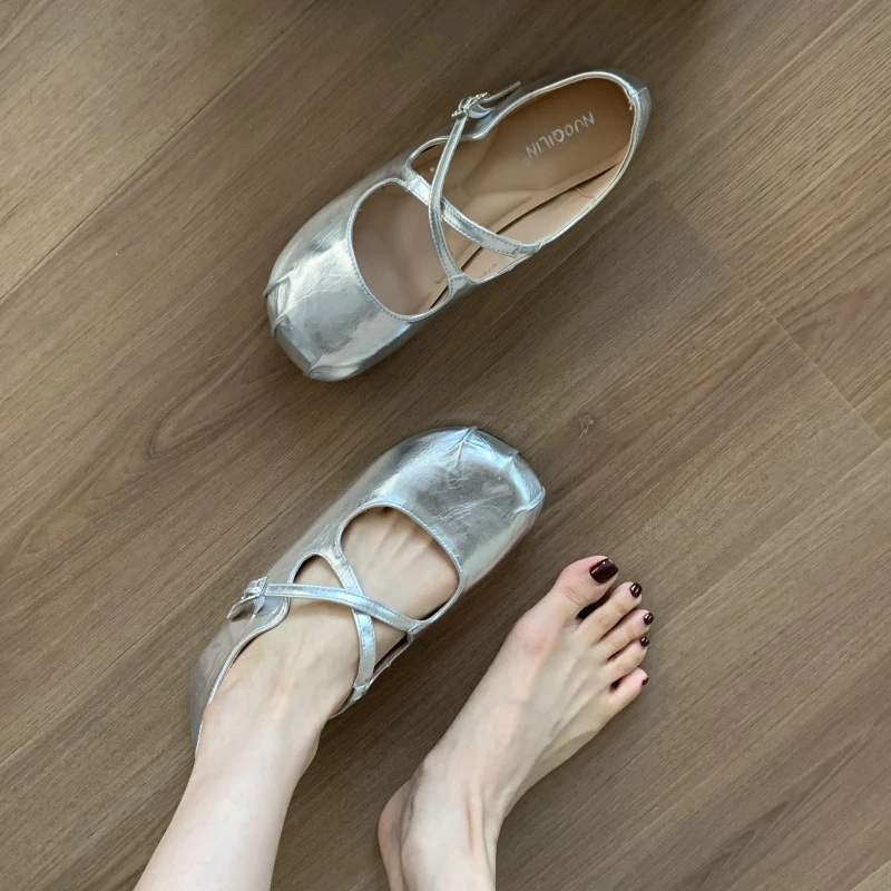 法式银色玛丽珍鞋女2025年新款温柔可爱仙女风交叉平底芭蕾单鞋