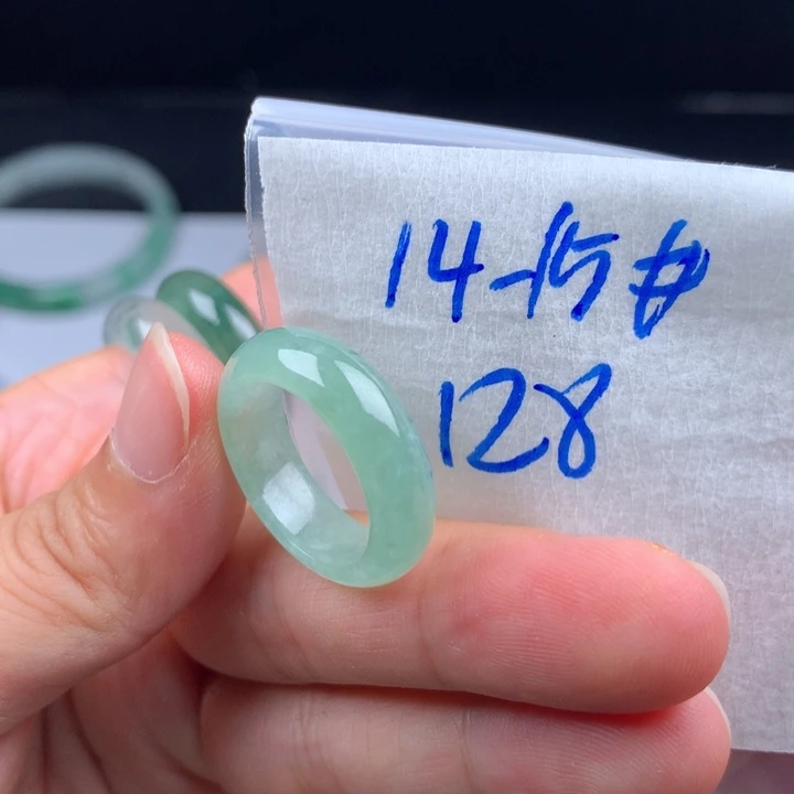 定制翡翠未镶嵌戒圈