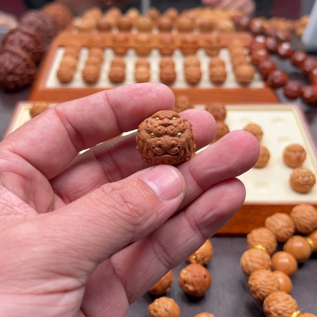 এ****2.3尺寸镶嵌款白虎唐狮