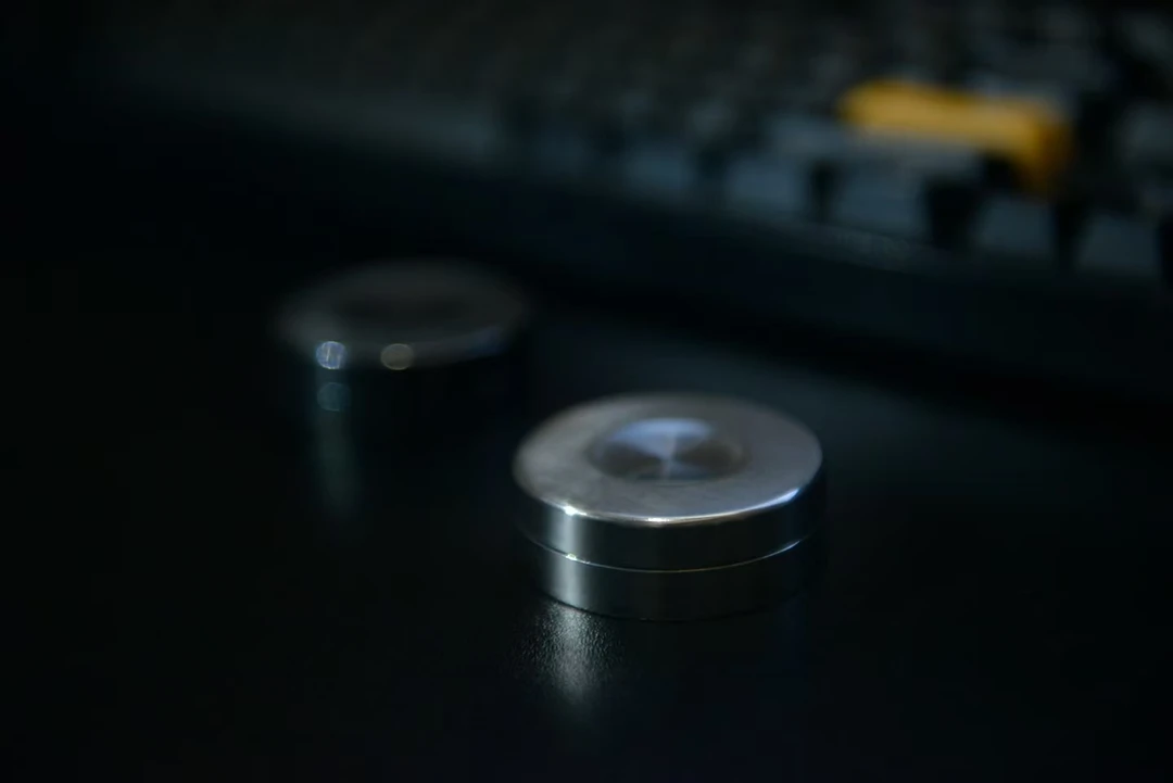 铁柱 灰度发财币 三轴摇臂联动全新原创结构设计指尖潮玩edc解压