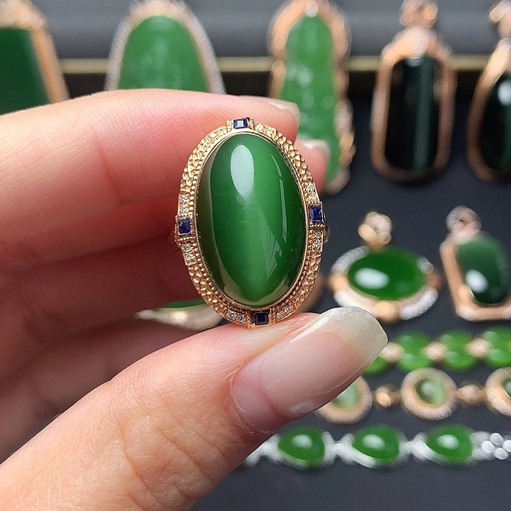 和田玉18K金镶嵌戒指