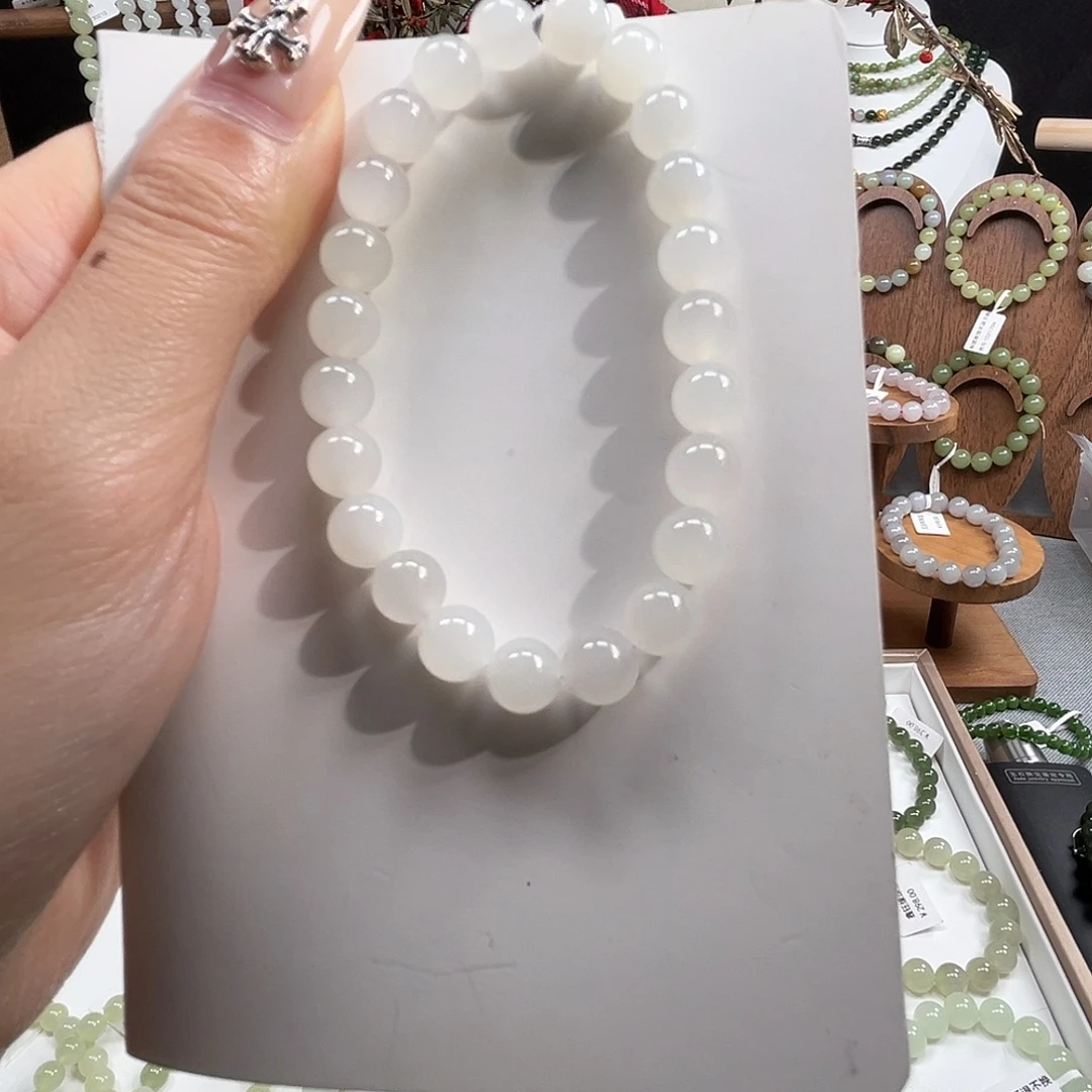 米***妈和田玉未镶嵌手串