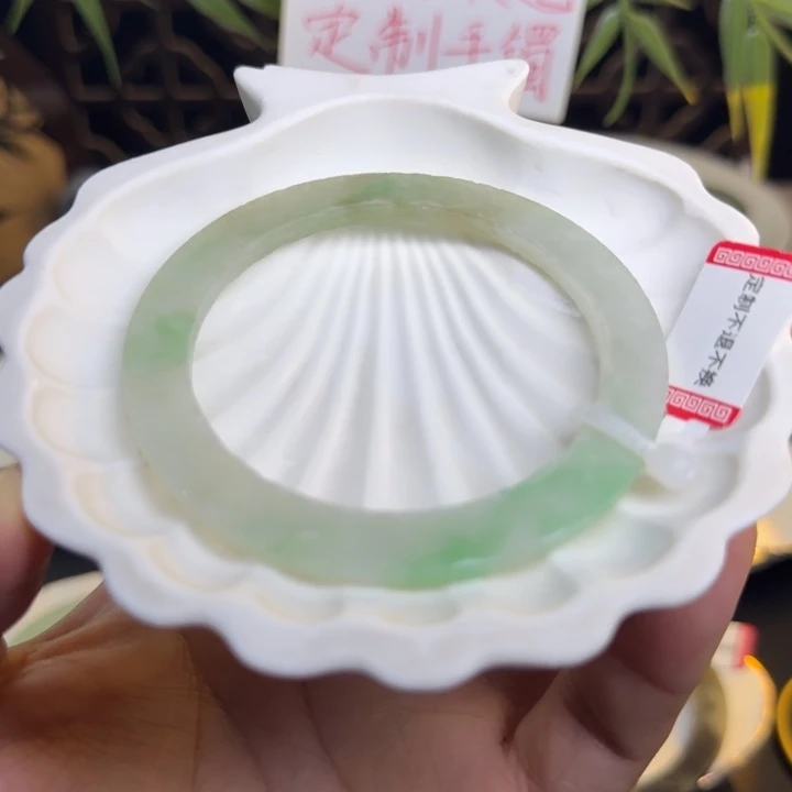 定制翡翠未镶嵌58-60冰种甜果绿飘花（强推）