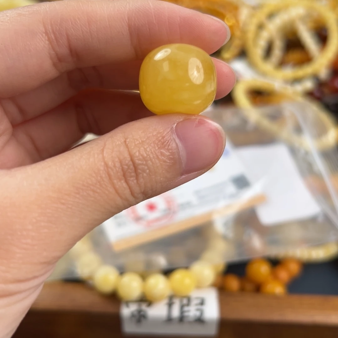 琥珀未镶嵌珠宝奇石