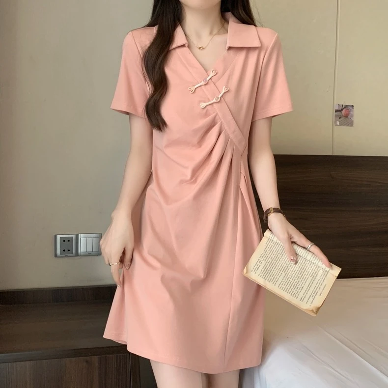 Polo领盘扣褶皱收腰连衣裙女夏季大码胖mm别致设计感显瘦国风裙子