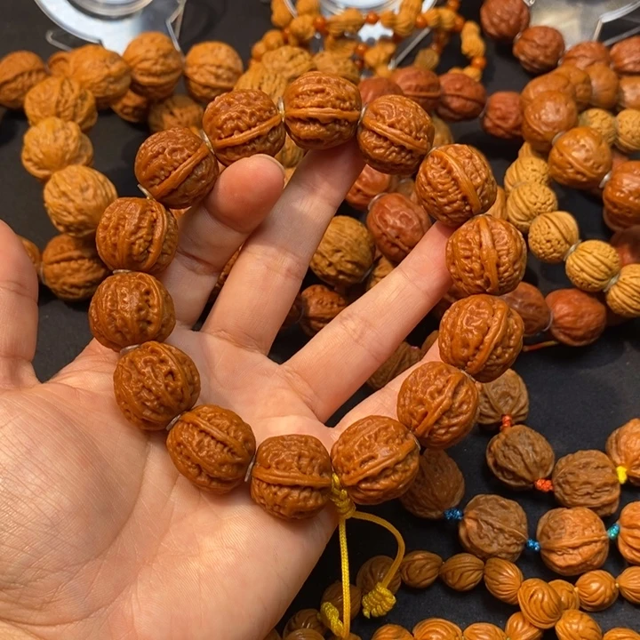 曾***约吊坠桃核粗筋八棱