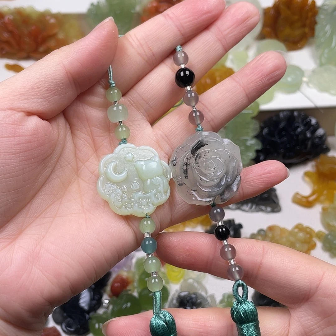 蛇纹石玉未镶嵌颈饰