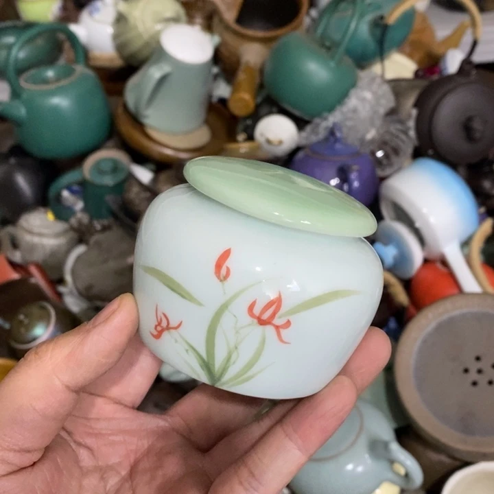 陶瓷艺术品及陶瓷壶