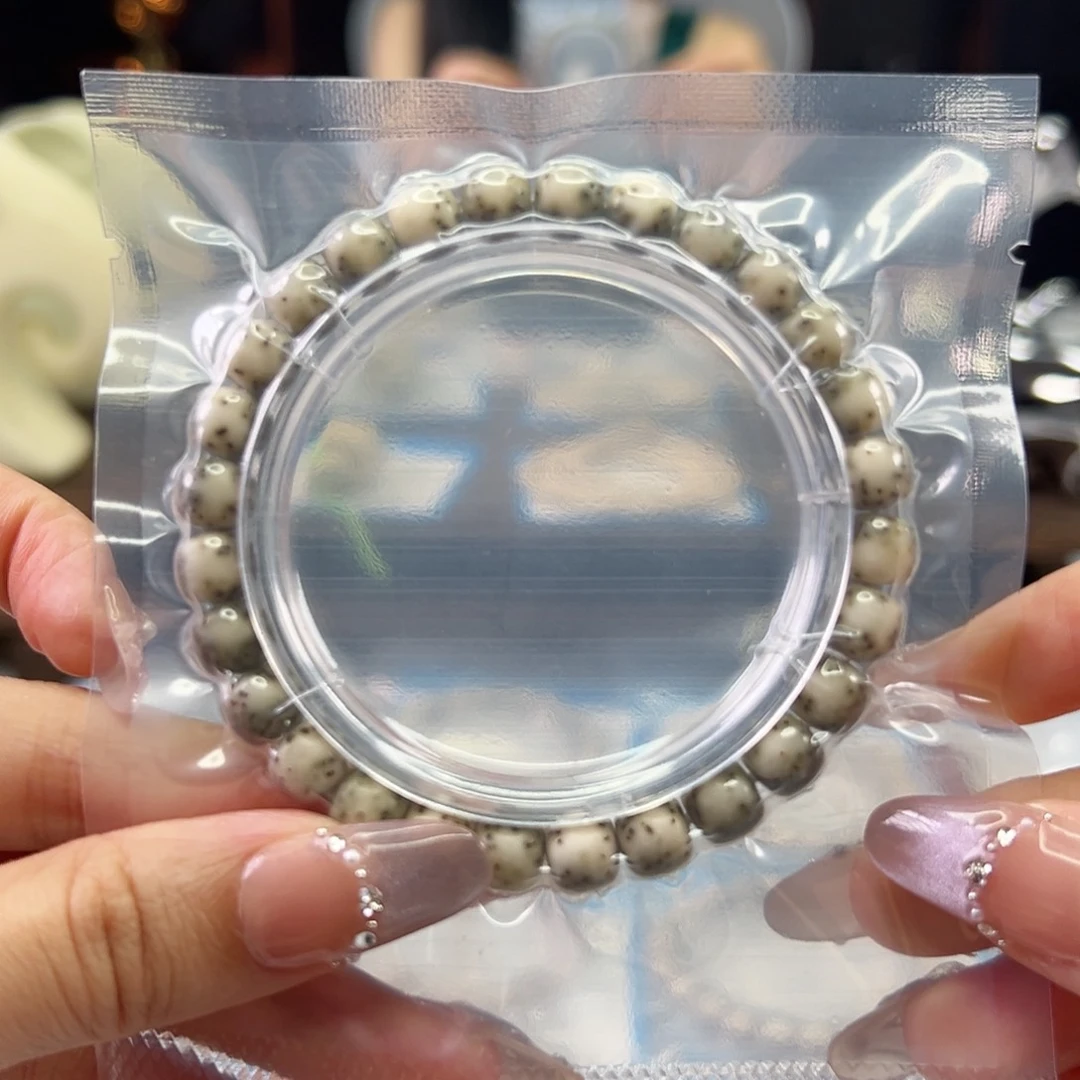 星月菩提手串小琴石玉料8x7绿背河豚