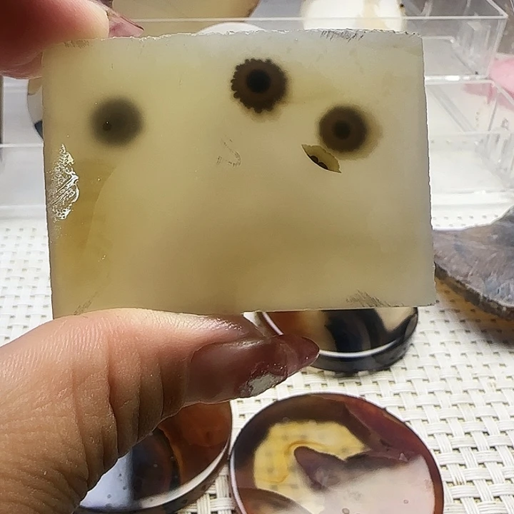 玛瑙/玉髓未镶嵌珠宝奇石