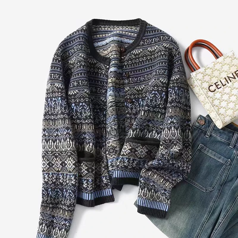 【阿刘】费尔岛圆领经典时尚休闲单排扣复古花纹针织开衫