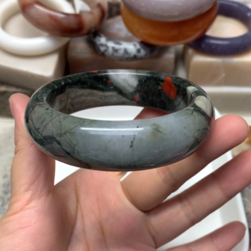 【闪购商品】未镶嵌手镯石英岩玉60