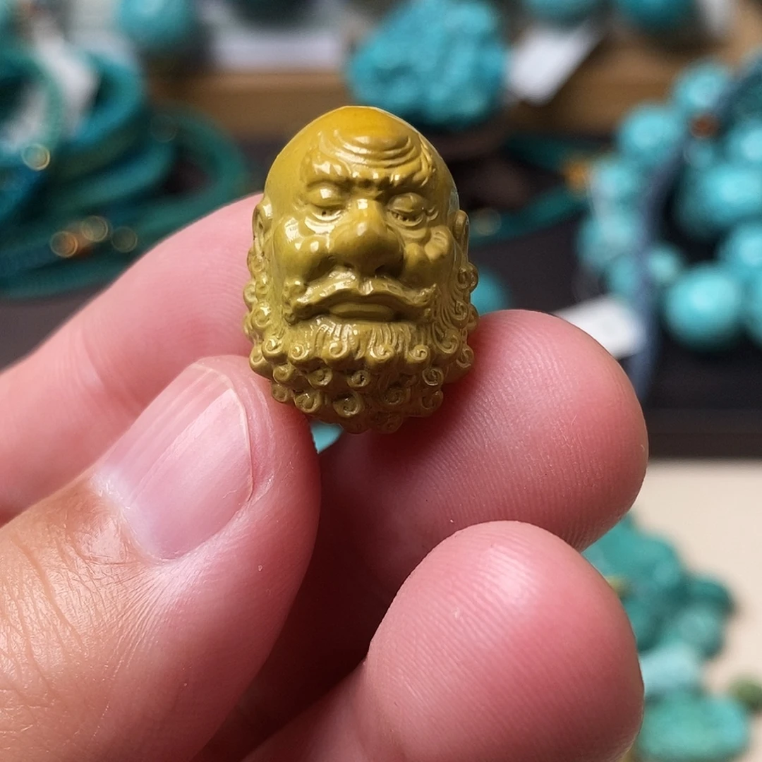 绿松石未镶嵌颈饰