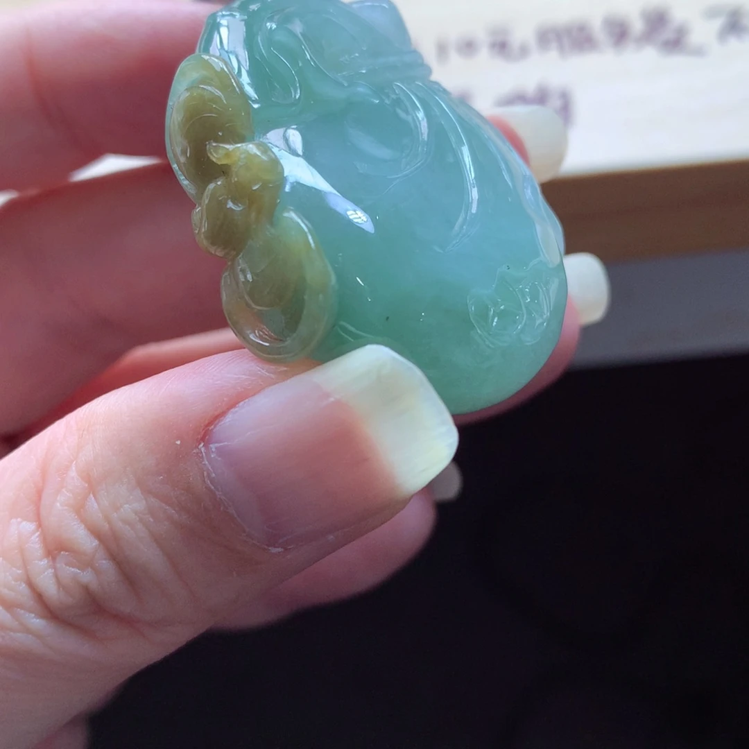 翡翠颈饰未镶嵌吊坠