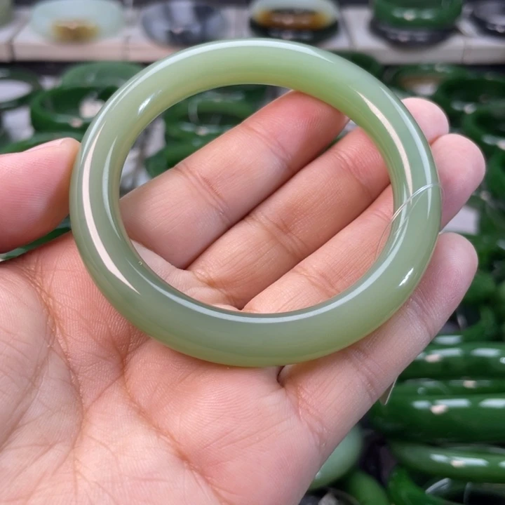 和田玉（碧玉）手镯未镶嵌