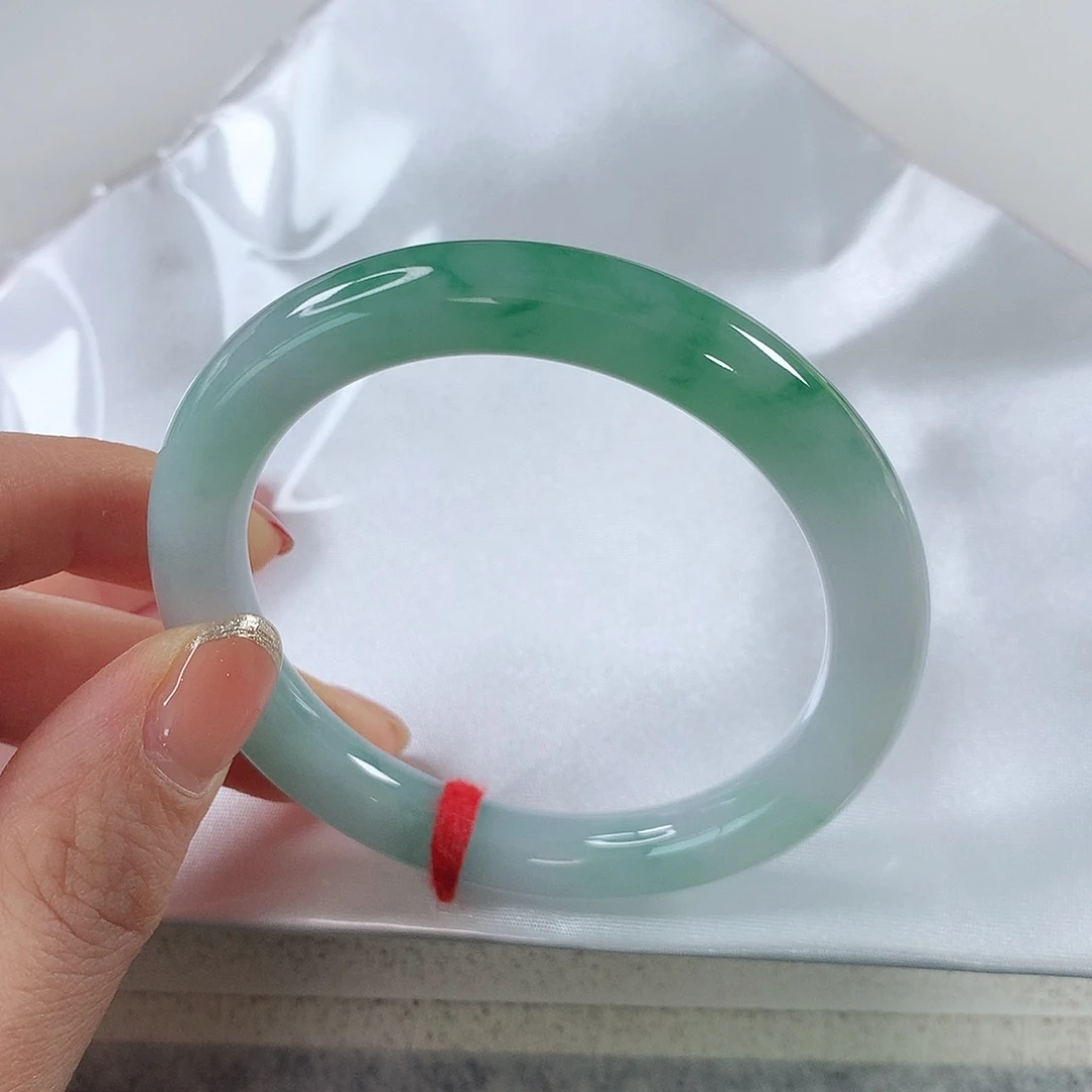 翡翠手镯未镶嵌 圆条⑨⑧