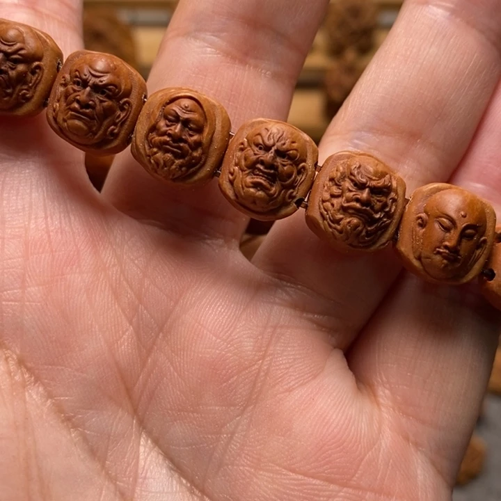 桃核雕刻十八罗汉小手牌