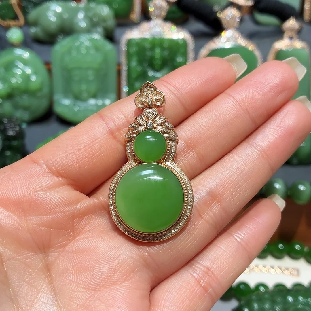 和田玉（碧玉）18K金镶嵌颈饰