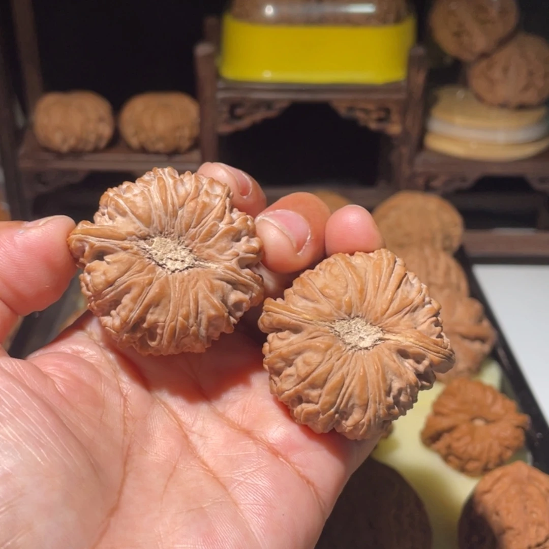 吊坠文玩核桃文玩核桃白狮子43