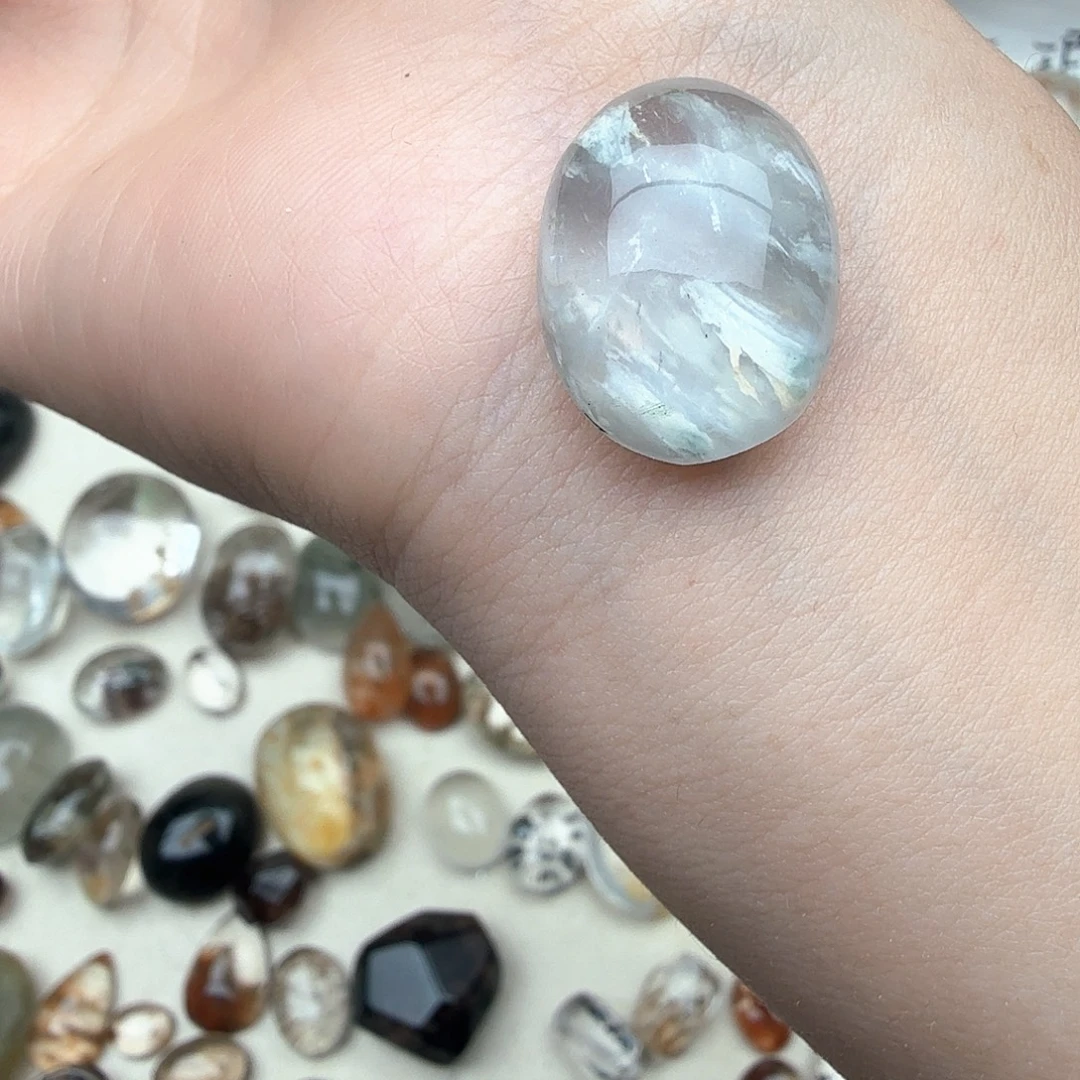 夏***眠水晶未镶嵌珠宝半成品