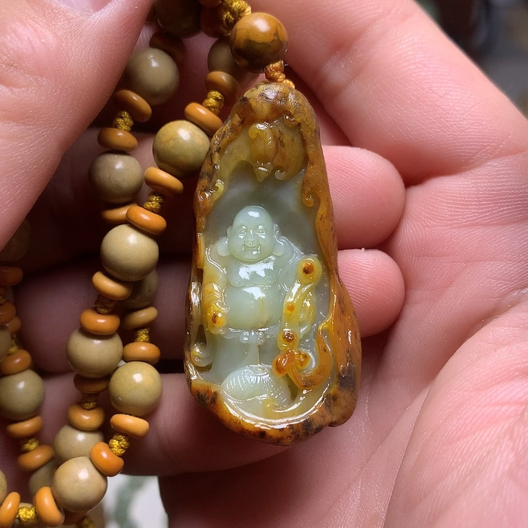 颈饰未镶嵌岫岩河磨玉（透闪石质玉）