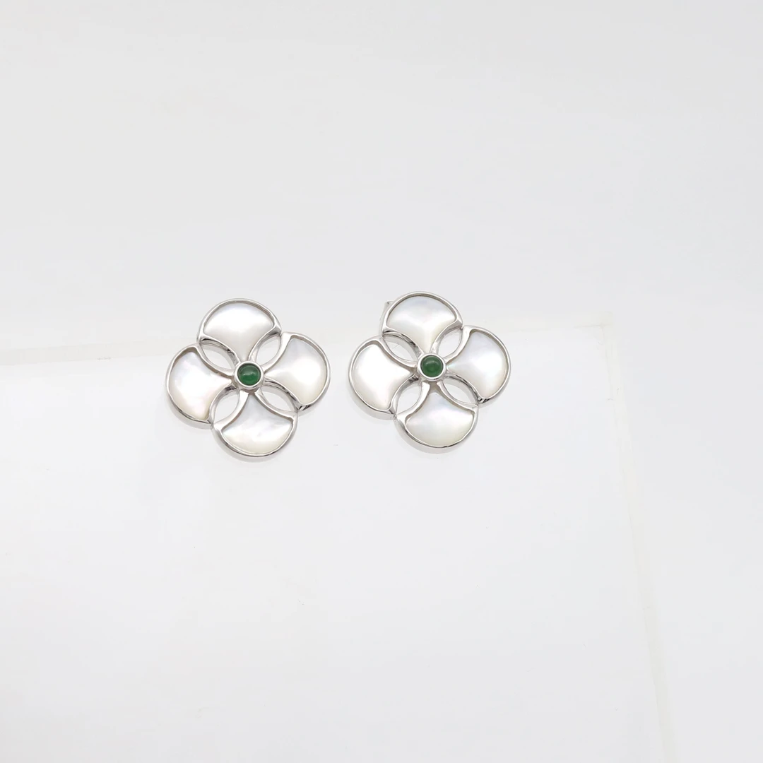 #【繁花】S925银白贝翡翠耳钉P12903024