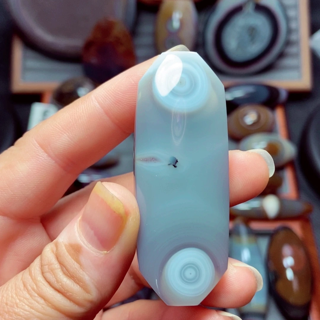 珠***侠玛瑙/玉髓未镶嵌珠宝奇石