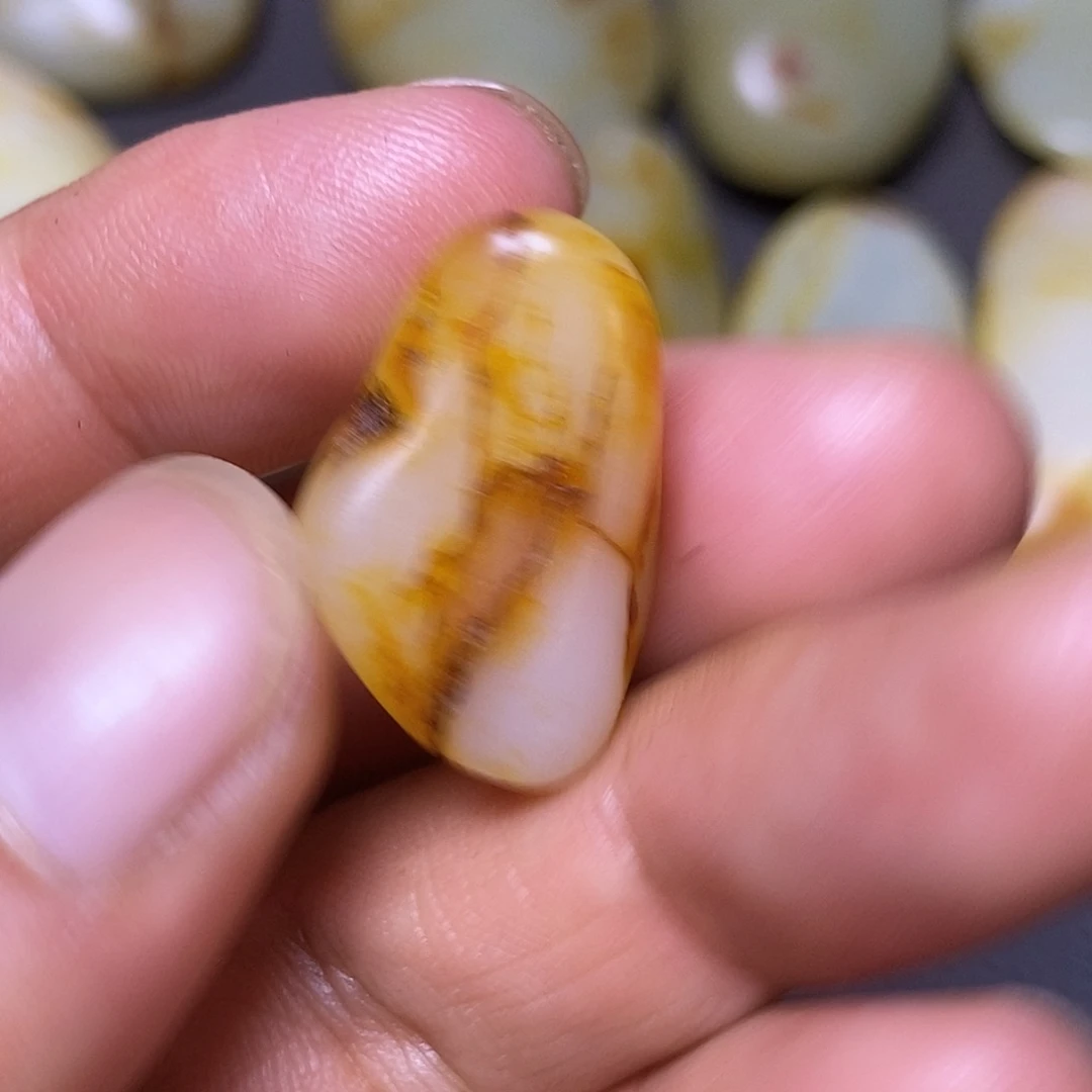 未镶嵌和田玉（糖玉）挂件