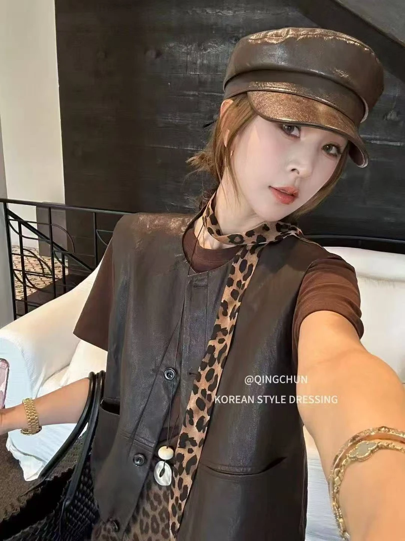 设计感圆领无袖单排扣PU皮马夹女20205秋季新款配丝巾马甲外套潮