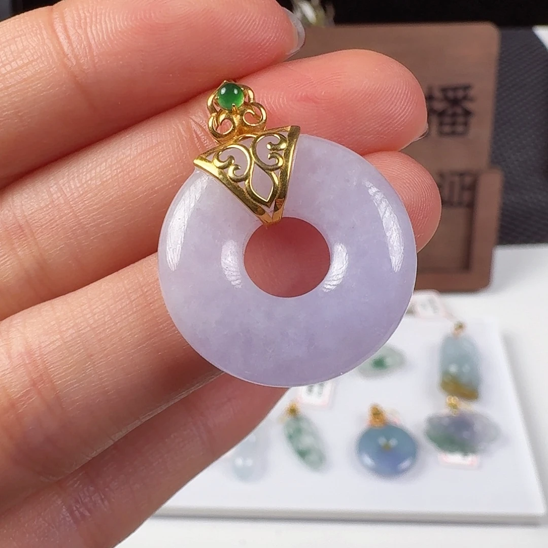 翡翠18K金镶嵌颈饰