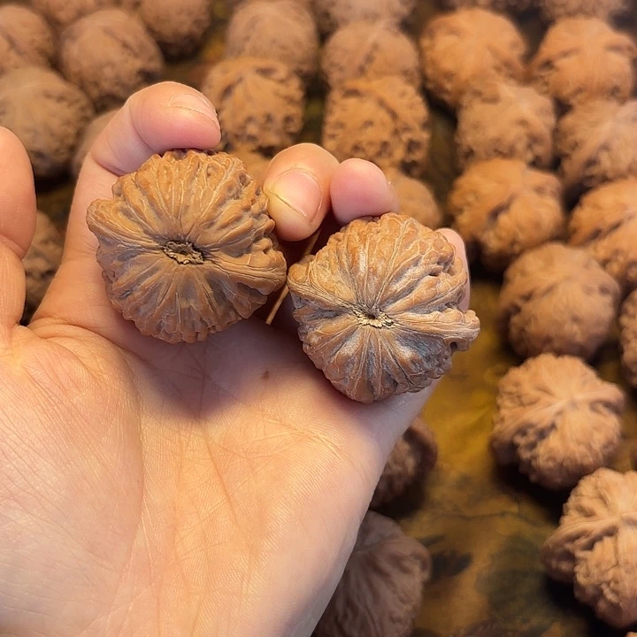 很***海文玩核桃吊坠铁锤