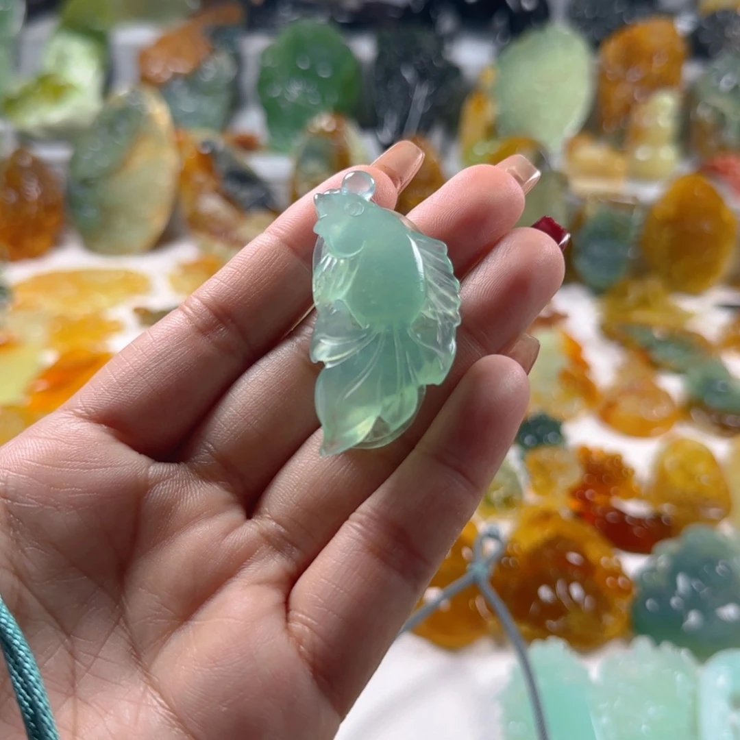 蛇纹石玉颈饰未镶嵌鱼多样性发货