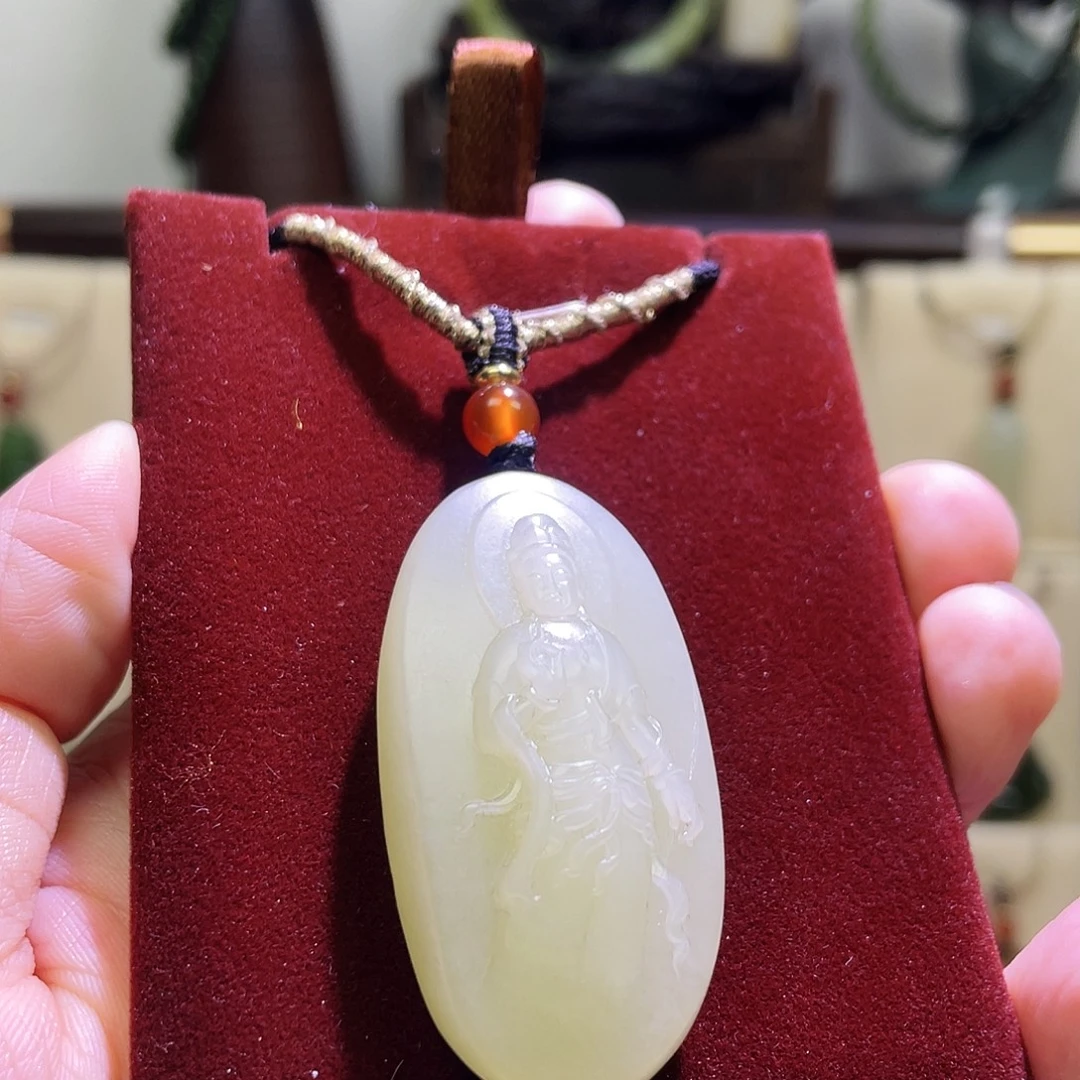 和田玉未镶嵌吊坠(赠链)