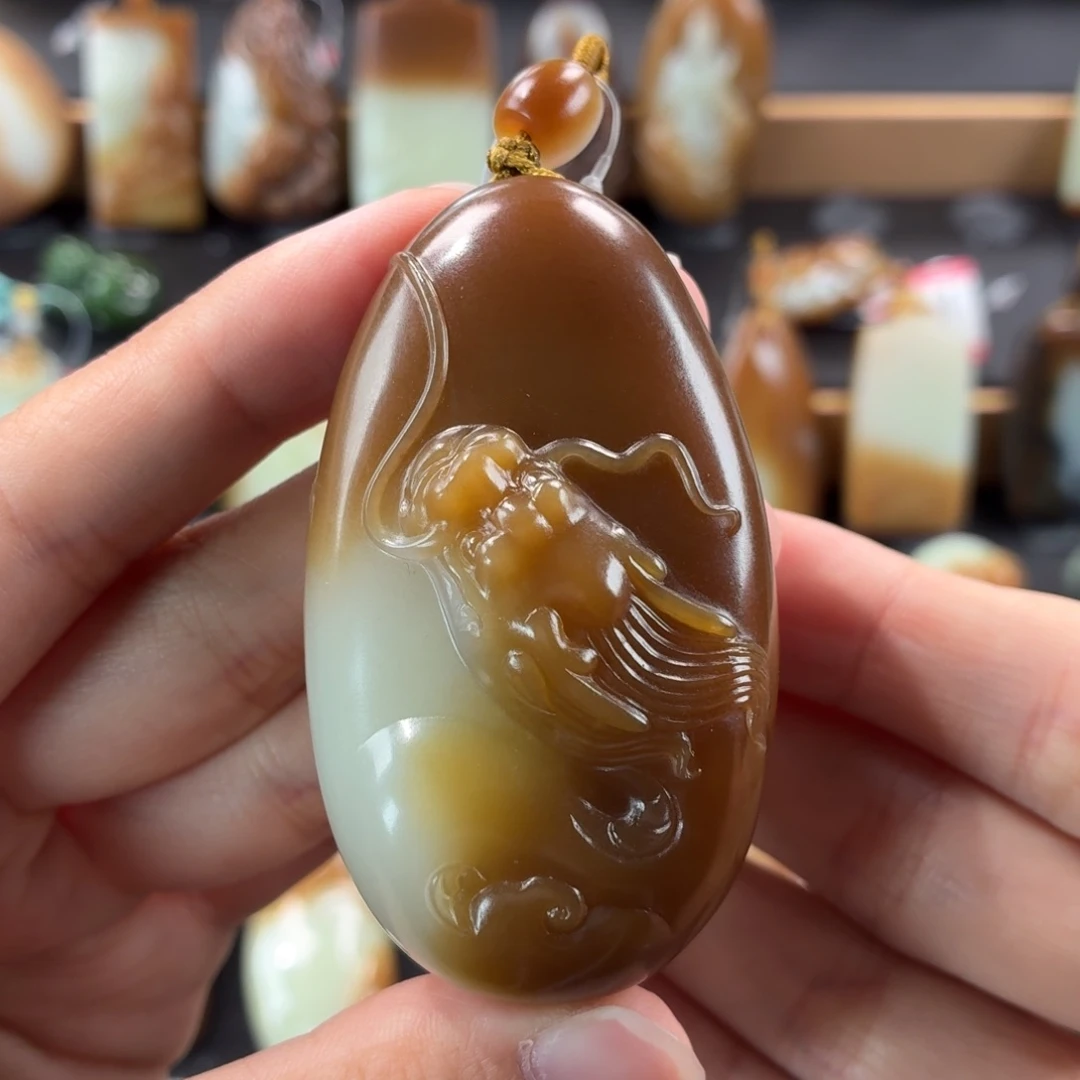 和田玉未镶嵌颈饰