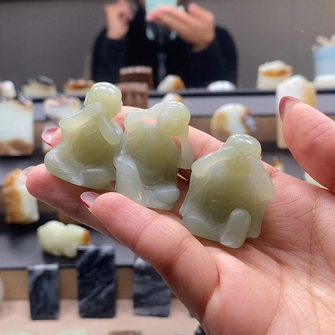 未镶嵌和田玉挂件