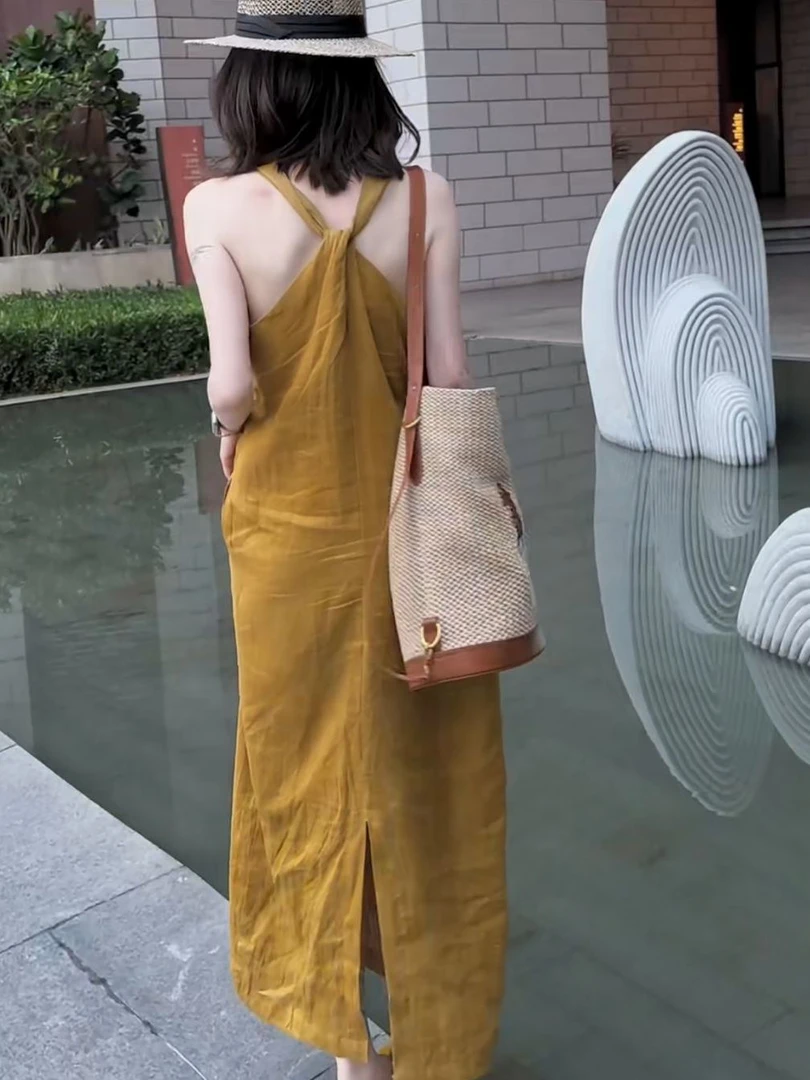 698时尚气质名媛连衣裙2025夏新款纯色无袖美背设计感度假连衣裙