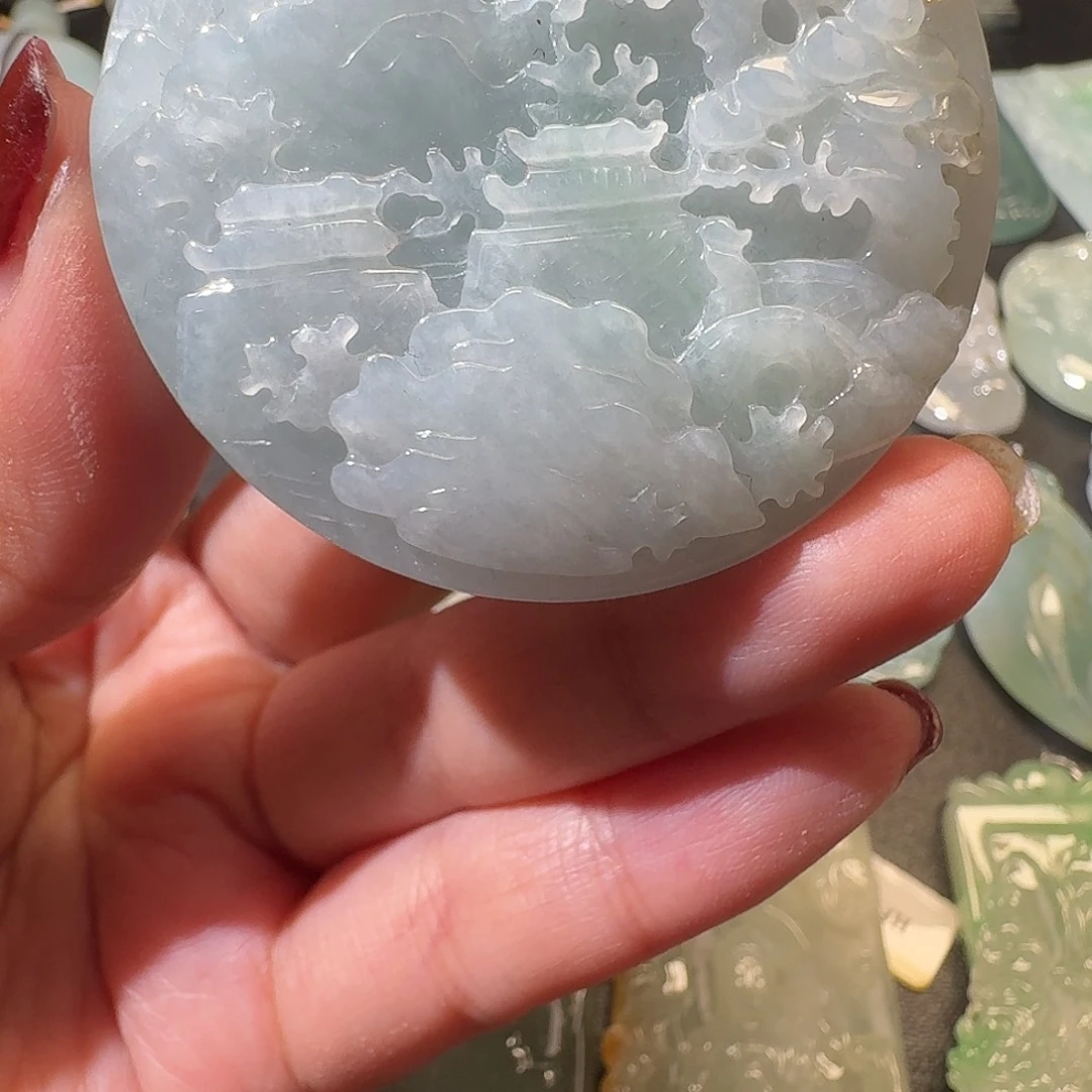 翡翠未镶嵌吊坠(赠链)