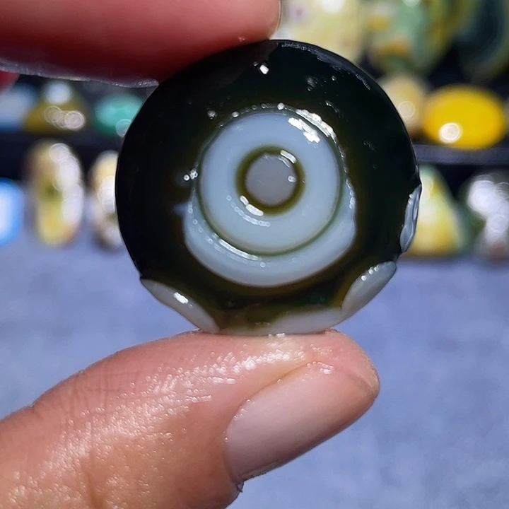 密***钥玛瑙/玉髓未镶嵌珠宝奇石