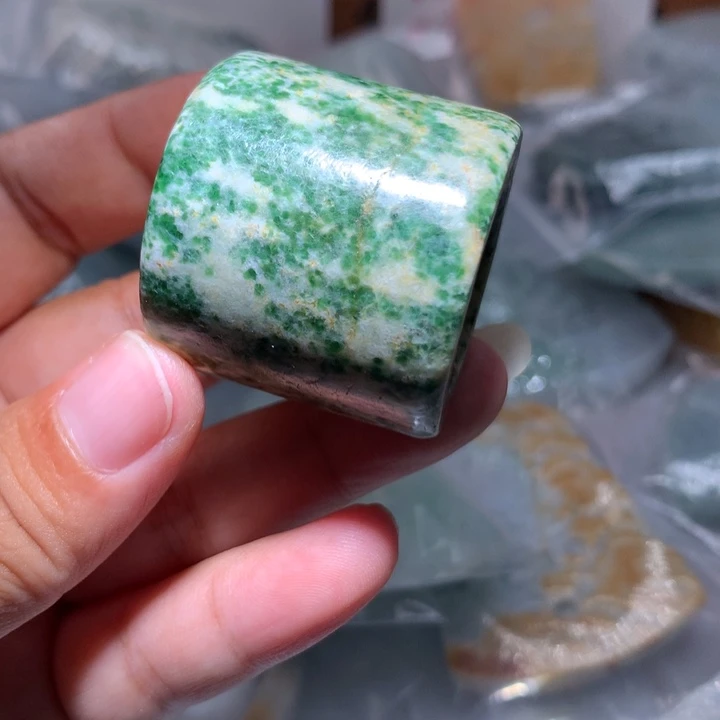 翡翠未镶嵌颈饰保真天然A货翡翠