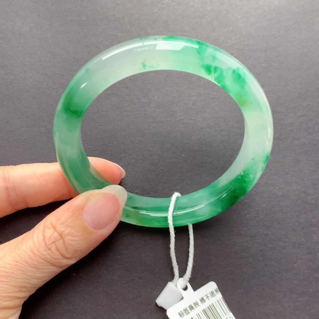 未镶嵌手镯石英质玉