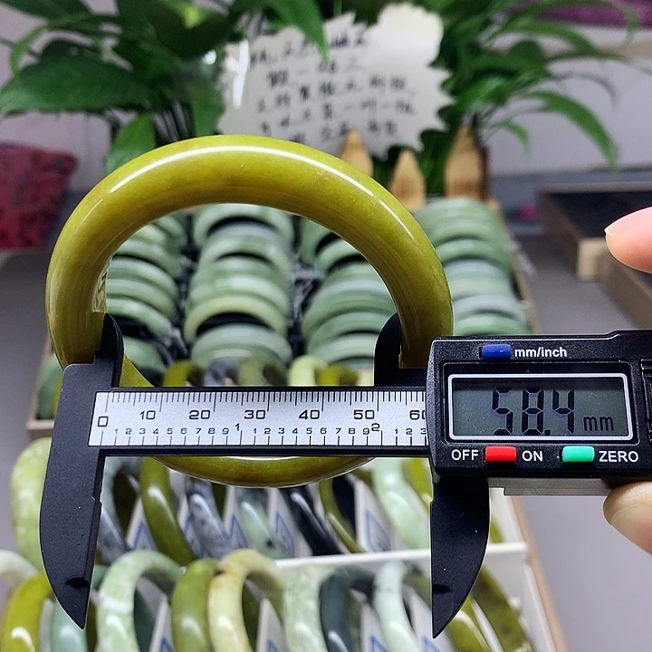 未镶嵌蛇纹石玉手镯10