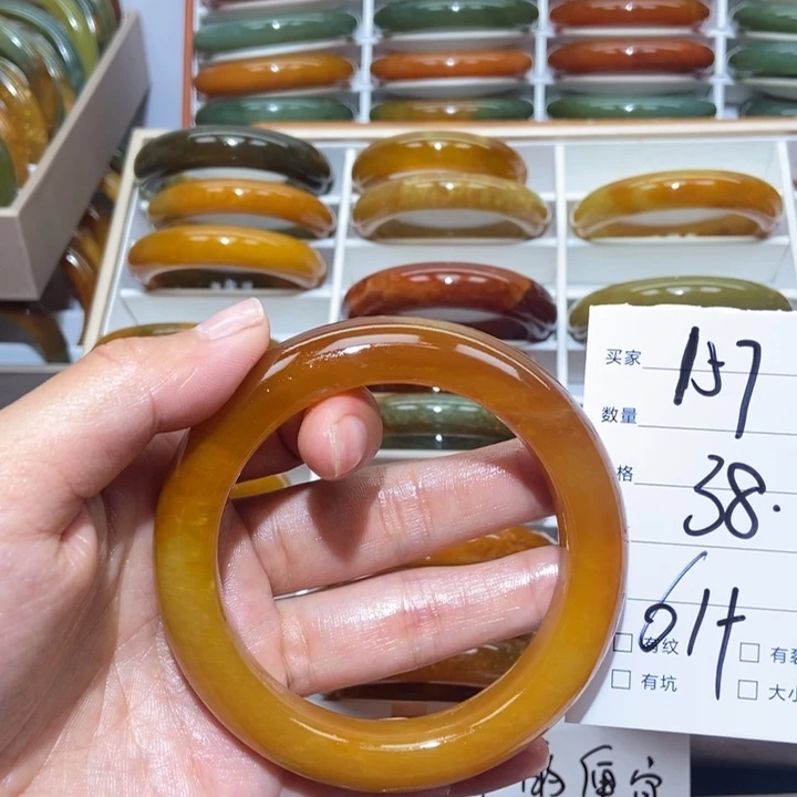 蛇纹石玉未镶嵌手镯瓷*