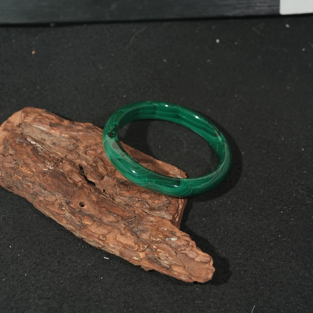 12.11香港王老板-孔雀石手镯4s147