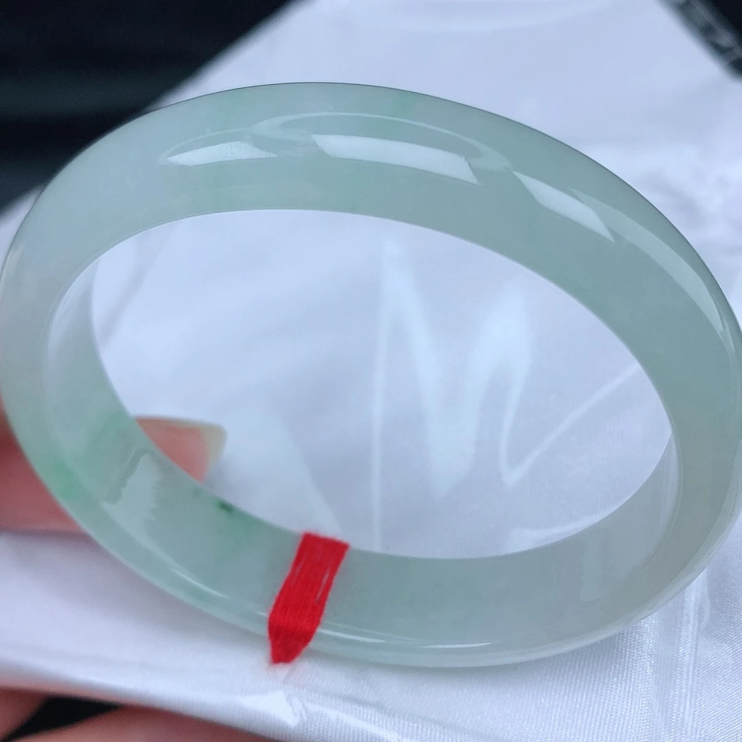 未镶嵌手镯（贵妃镯）翡翠天然